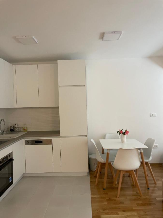 Golden Apartment Skopje Ngoại thất bức ảnh